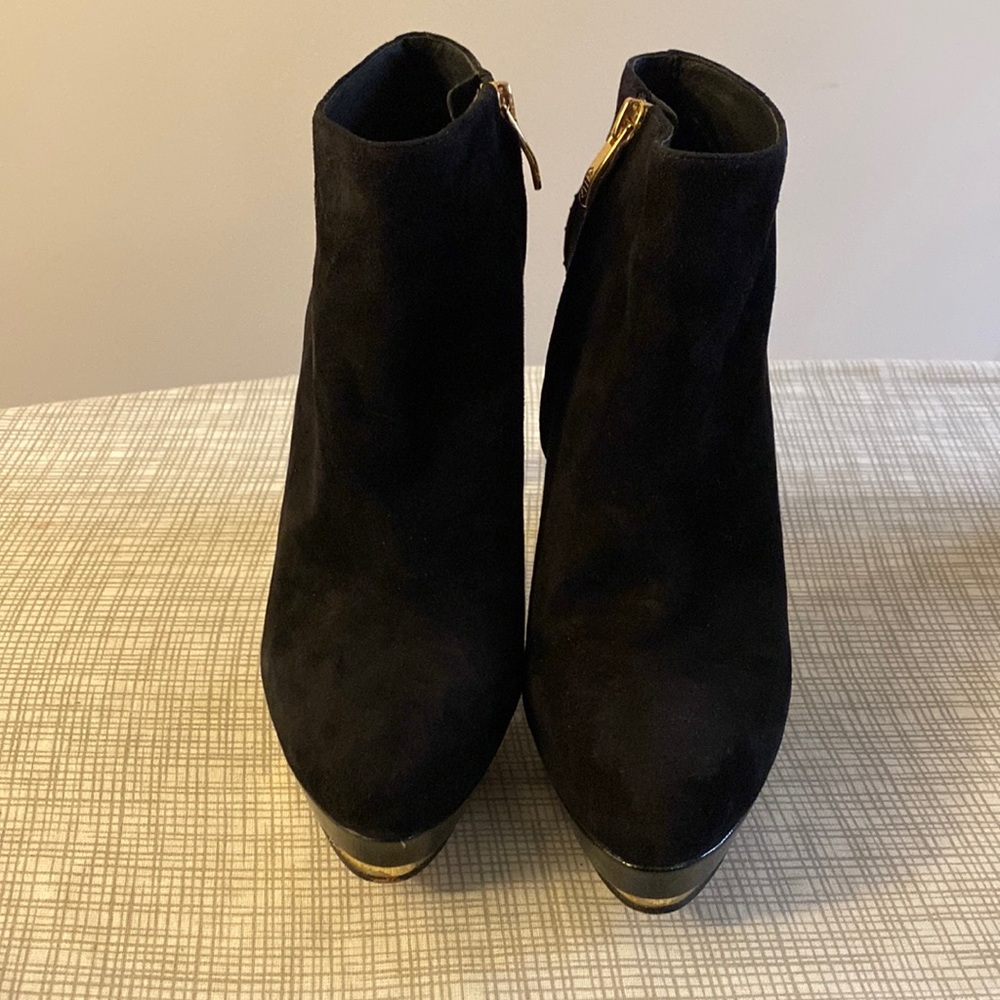 Vince Camuto bootie